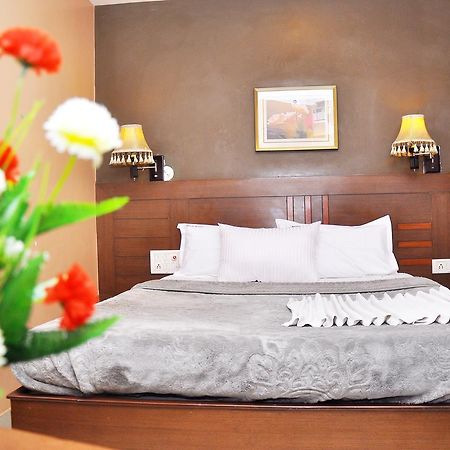 Royal Avenue Hotel Bangalore Luaran gambar