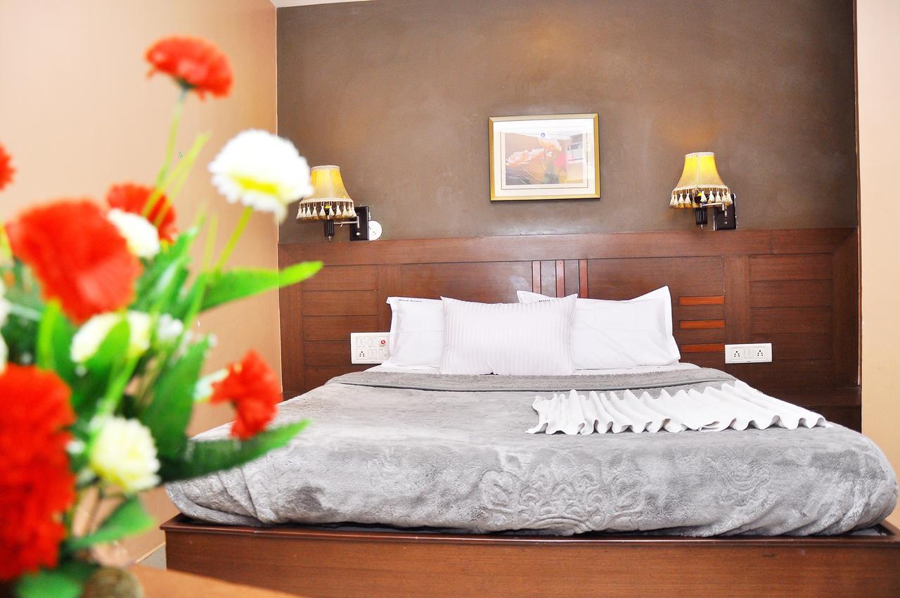 Royal Avenue Hotel Bangalore Luaran gambar